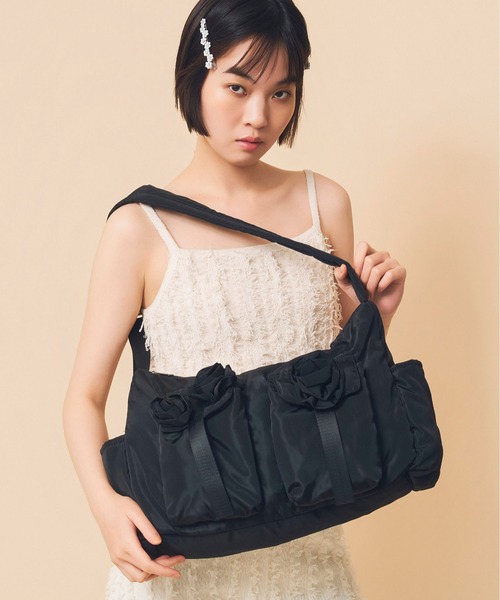 Casselini（キャセリーニ）の「Casselini(キャセリーニ)バラモチーフショルダー（ショルダーバッグ・レディース・ブラック/カーキ・FREE）」の3枚目の写真