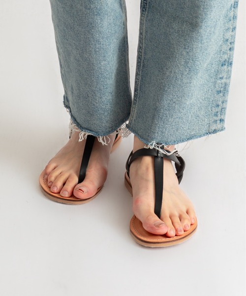 Rivel(リヴェル)の「【L’ ANGOLO DEL CUOIO/ランゴロデルクオイオ】Tストラップサンダル レザーサンダル フラットサンダル(サンダル・レディース・シルバー/ブラック/ホワイト・39/37/36/38)」の16枚目の写真