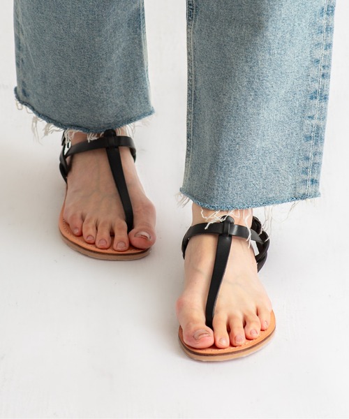 Rivel(リヴェル)の「【L’ ANGOLO DEL CUOIO/ランゴロデルクオイオ】Tストラップサンダル レザーサンダル フラットサンダル(サンダル・レディース・シルバー/ブラック/ホワイト・39/37/36/38)」の17枚目の写真