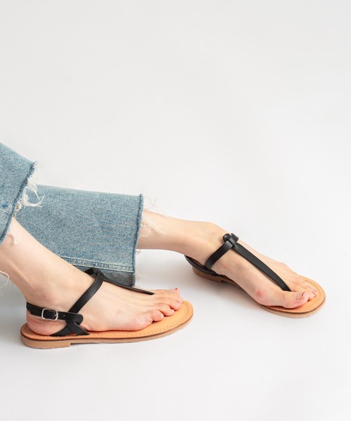 Rivel(リヴェル)の「【L’ ANGOLO DEL CUOIO/ランゴロデルクオイオ】Tストラップサンダル レザーサンダル フラットサンダル(サンダル・レディース・シルバー/ブラック/ホワイト・39/37/36/38)」の21枚目の写真