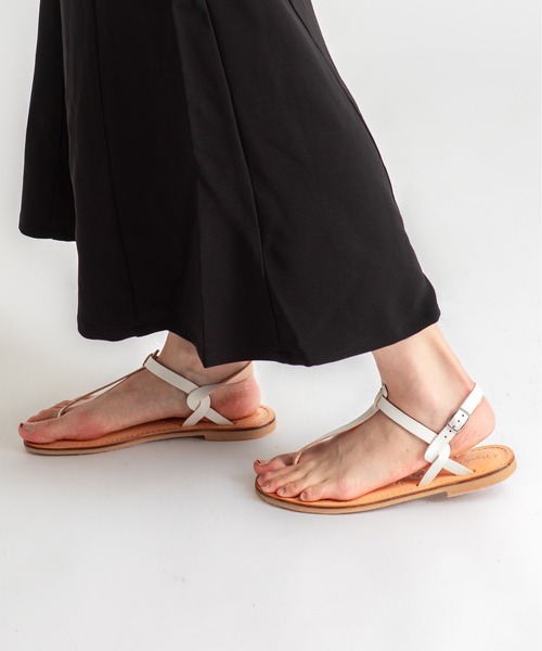 Rivel(リヴェル)の「【L’ ANGOLO DEL CUOIO/ランゴロデルクオイオ】Tストラップサンダル レザーサンダル フラットサンダル(サンダル・レディース・シルバー/ブラック/ホワイト・39/37/36/38)」の9枚目の写真