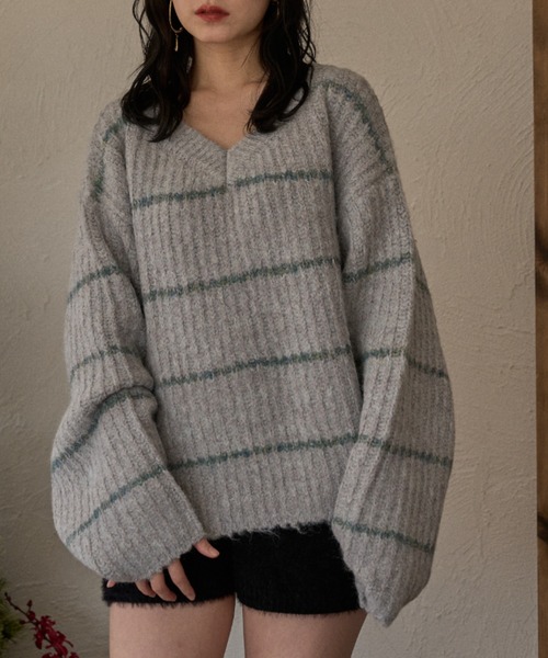 mideal(マイディール)の「V neck border knit / Vネックボーダーニット(ニット/セーター・レディース・ブルー/アイボリー/ピンク・FREE)」の2枚目の写真