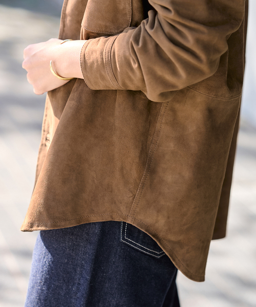 FRAMeWORK（フレームワーク）の「THRIFTY LOOK 別注 SUEDESHIRTブルゾン（ライダースジャケット・レディース・ブラウン・FREE）」の10枚目の写真