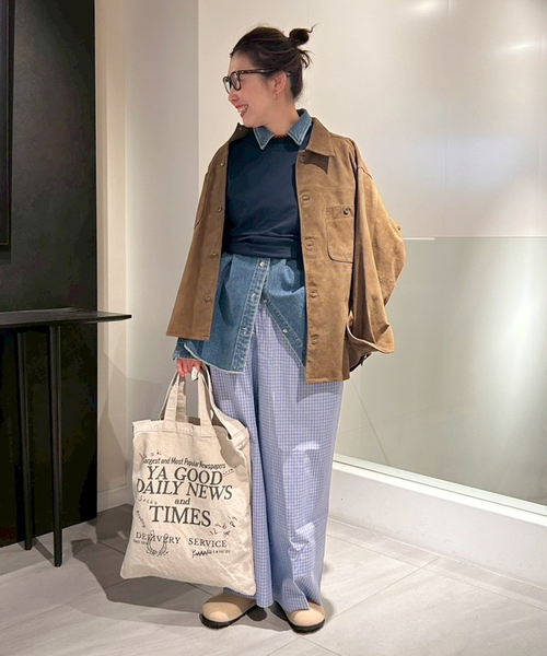 FRAMeWORK（フレームワーク）の「THRIFTY LOOK 別注 SUEDESHIRTブルゾン（ライダースジャケット・レディース・ブラウン・FREE）」の9枚目の写真