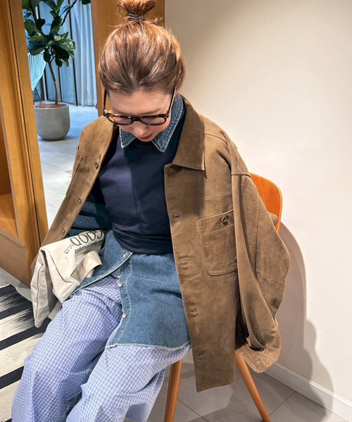 FRAMeWORK（フレームワーク）の「THRIFTY LOOK 別注 SUEDESHIRTブルゾン（ライダースジャケット・レディース・ブラウン・FREE）」の8枚目の写真