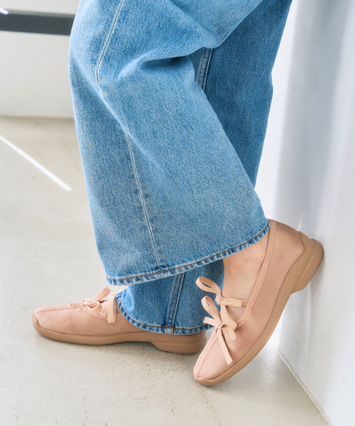 LE TALON（ルタロン）の「《追加》Lダブルリボンバレリーナ（スニーカー・レディース・ピンク/ブラック・25cm/24.5cm/24cm/23.5cm/23cm/22.5cm/22cm）」の2枚目の写真