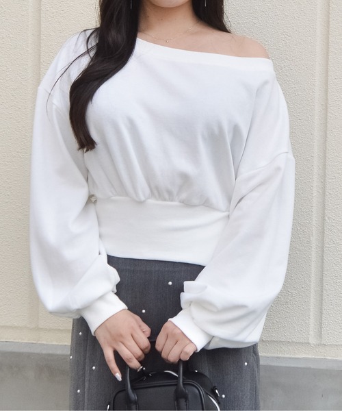&soiree(アンドソワレ)の「オフショルデザインカットソー(Tシャツ/カットソー・レディース・ホワイト/グレー/ブラック・MEDIUM)」の7枚目の写真