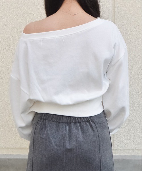 &soiree(アンドソワレ)の「オフショルデザインカットソー(Tシャツ/カットソー・レディース・ホワイト/グレー/ブラック・MEDIUM)」の9枚目の写真