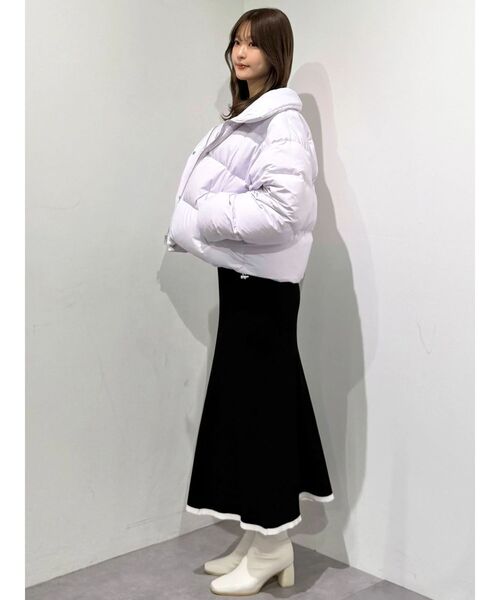 MERCURYDUO（マーキュリーデュオ）の「バイカラーリボンリブニットワンピース（ワンピース・レディース・ブラック/オフホワイト・SMALL/MEDIUM）」の4枚目の写真