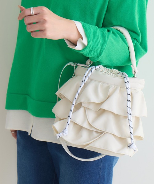 KATHARINE ROSS(キャサリンロス)の「【KATHARINE ROSS】フリル巾着ショルダー(ショルダーバッグ・レディース・アイボリー/ブラック/ブラウン・MEDIUM)」の2枚目の写真