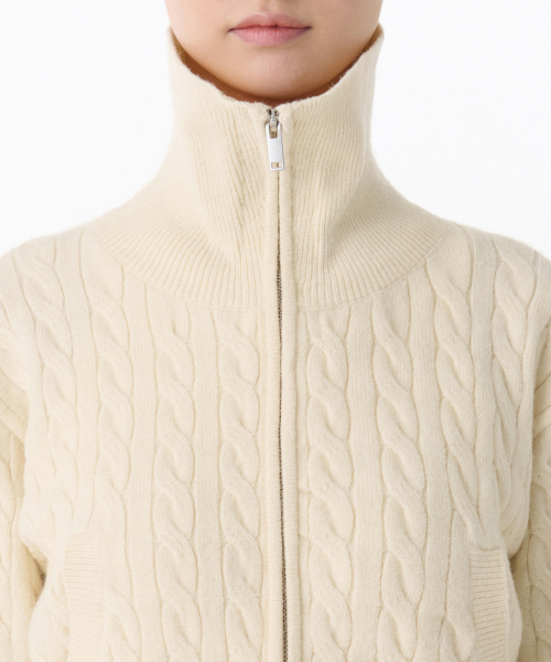 MUSINSA STANDARD WOMAN（ムシンサスタンダードウーマン）の「ウィメンズケーブルニットジップアップ[アイボリー]（ニット/セーター・レディース・その他・LARGE/MEDIUM/X-SMALL/SMALL）」の4枚目の写真