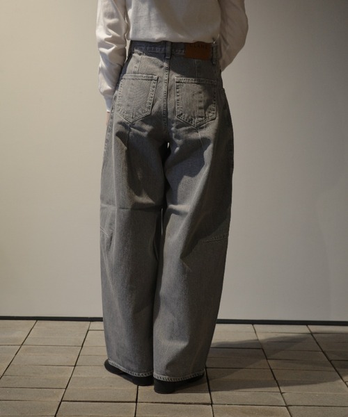 CLANE（クラネ）の「CLANE COCOON BULKY DENIM PANTS（デニムパンツ・レディース・ブルー/ダークグレー・2/1）」の4枚目の写真