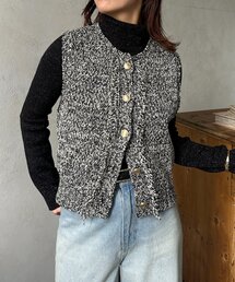 Thevon（ゼボン）の「ツイード風金ボタンベスト（ベスト）」