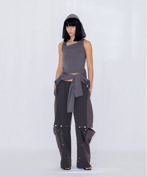 VIAVANDA（ヴィアヴァンダ）の「2WAY LAYERED TOP（その他トップス・レディース・グレー/ブラック・FREE）」の10枚目の写真