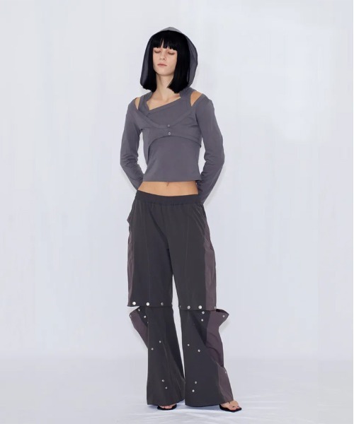 VIAVANDA（ヴィアヴァンダ）の「2WAY LAYERED TOP（その他トップス・レディース・グレー/ブラック・FREE）」の11枚目の写真