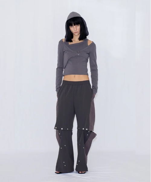 VIAVANDA（ヴィアヴァンダ）の「2WAY LAYERED TOP（その他トップス・レディース・グレー/ブラック・FREE）」の12枚目の写真