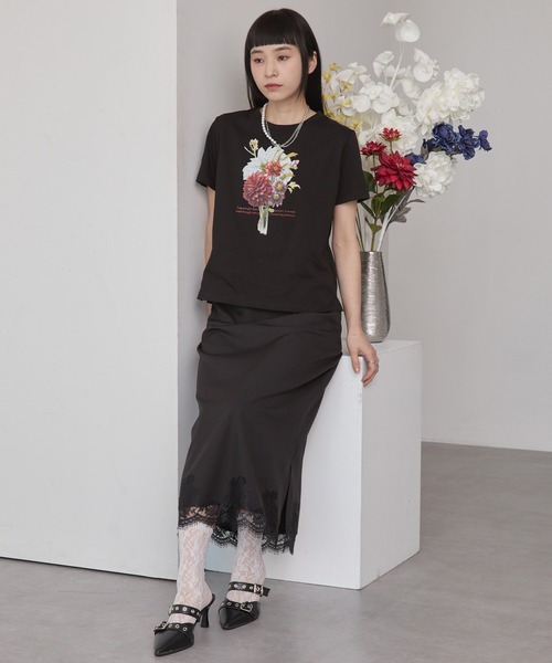 ELUNIS(エルニス)の「フラワーグラフィックTシャツ(Tシャツ/カットソー・レディース・ホワイト/ブラック・FREE)」の15枚目の写真