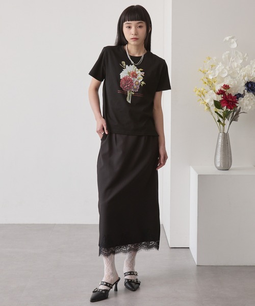 ELUNIS(エルニス)の「フラワーグラフィックTシャツ(Tシャツ/カットソー・レディース・ホワイト/ブラック・FREE)」の19枚目の写真
