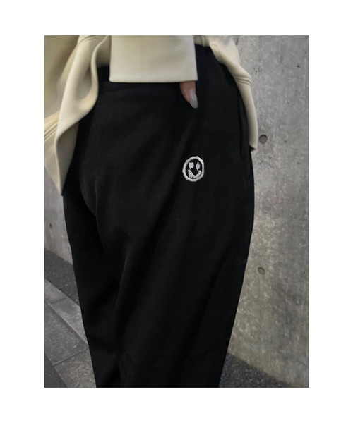 WORLD WIDE LOVE!（ワールドワイドラブ）の「デッドスマイルカーヴィーパンツ（その他パンツ・レディース・スミクロ/ブラック・1）」の20枚目の写真