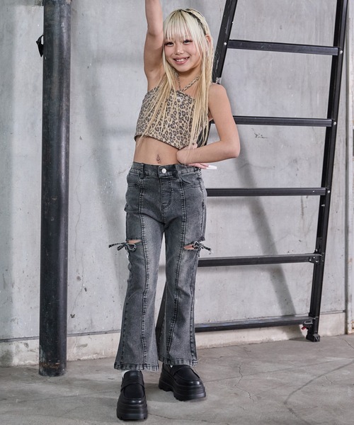 ANAP kids（アナップキッズ）の「サイド リボン フレア パンツ（別売りセットアップ）【ジュニアお揃い】（デニムパンツ・キッズ・ブルー/ブラック・110/130/120）」の16枚目の写真