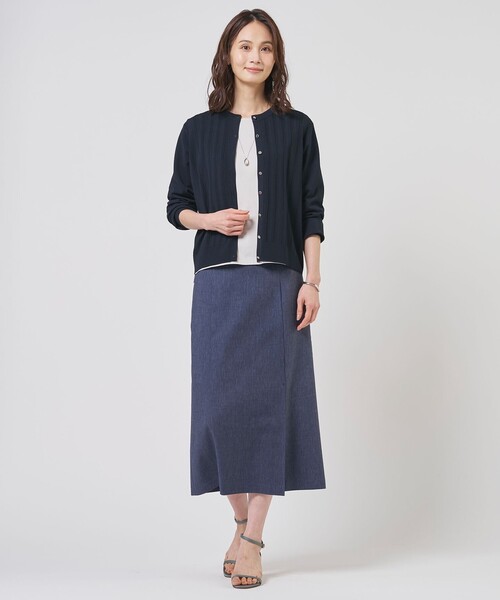 J.PRESS（ジェイプレス）の「【アンサンブル着用可】Rayon Elite Stretch クルーネック カーディガン（カーディガン/ボレロ・レディース・ベージュ系/ピンク系/サックスブルー系/ネイビー系・LARGE/MEDIUM）」の5枚目の写真
