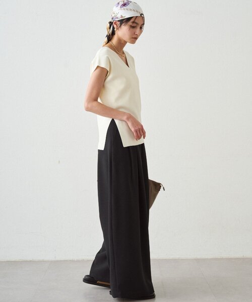 LOUNGEDRESS(ラウンジドレス)の「タックワイドルーズパンツ(その他パンツ・レディース・ブラック/ベージュ・MEDIUM/SMALL)」の5枚目の写真