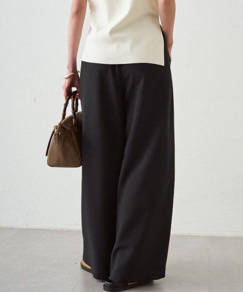 LOUNGEDRESS(ラウンジドレス)の「タックワイドルーズパンツ(その他パンツ・レディース・ブラック/ベージュ・MEDIUM/SMALL)」の7枚目の写真