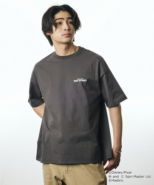 FREAK'S STORE(フリークスストア)の「限定展開 TOY STORY トイ・ストーリー 別注 バックプリント クルーネック Tシャツ MADE TO PLAY(Tシャツ/カットソー・メンズ・ホワイト/アッシュグレー/スミクロ/ネイビー・LARGE/MEDIUM/SMALL)」の6枚目の写真