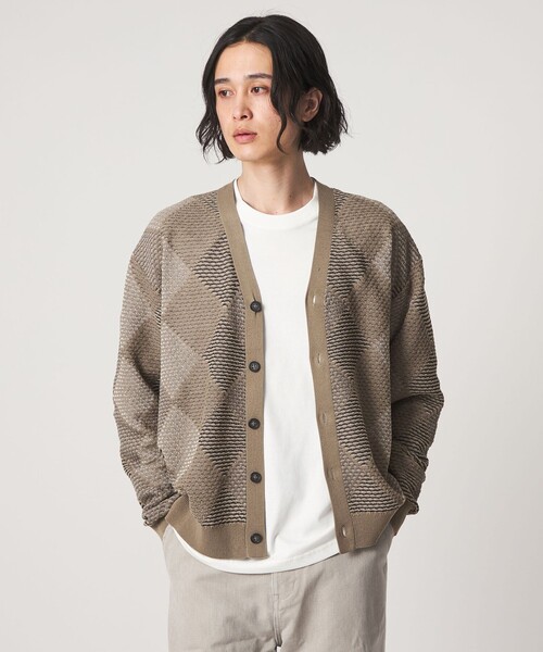 A DAY IN THE LIFE UNITED ARROWS(アデイインザライフユナイテッドアローズ)の「アブストラクト パターン Vネックカーディガン-ウォッシャブル-<A DAY IN THE LIFE>(ニット/セーター・メンズ・ブラック/ベージュ/ネイビー・L/M)」の3枚目の写真