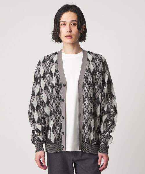A DAY IN THE LIFE UNITED ARROWS(アデイインザライフユナイテッドアローズ)の「アブストラクト パターン Vネックカーディガン-ウォッシャブル-<A DAY IN THE LIFE>(ニット/セーター・メンズ・ブラック/ベージュ/ネイビー・L/M)」の2枚目の写真