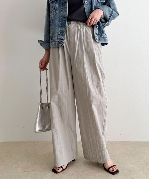 fredy emue（フレディエミュ）の「コットンナイロンタックギャザーパンツ（その他パンツ・レディース・ライトグレー/ブラウン/ブラック・38/36）」の8枚目の写真