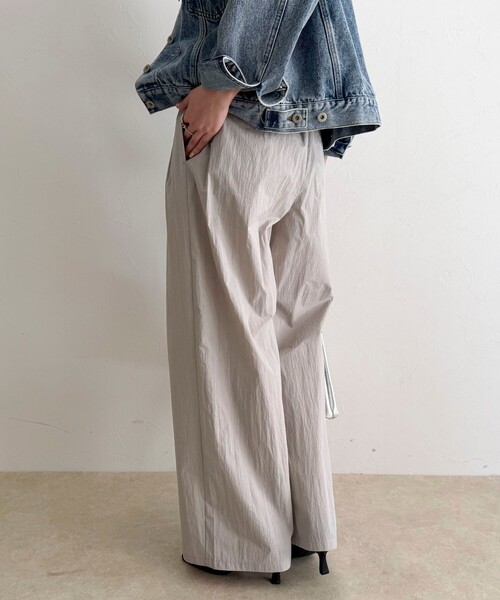 fredy emue（フレディエミュ）の「コットンナイロンタックギャザーパンツ（その他パンツ・レディース・ライトグレー/ブラウン/ブラック・38/36）」の10枚目の写真