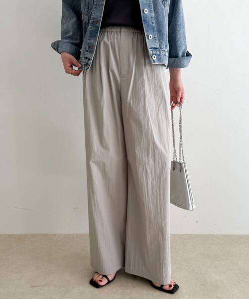 fredy emue（フレディエミュ）の「コットンナイロンタックギャザーパンツ（その他パンツ・レディース・ライトグレー/ブラウン/ブラック・38/36）」の12枚目の写真