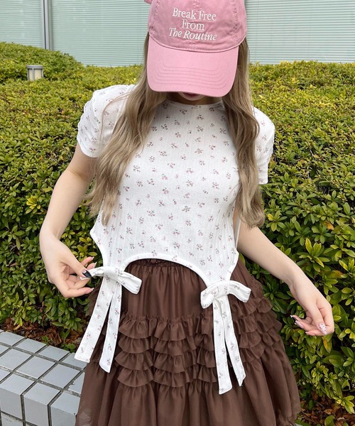WC(ダブル シー)の「リトルフラワーWリボンTシャツ(Tシャツ/カットソー・レディース・ピンク/ホワイト・FREE)」の1枚目の写真