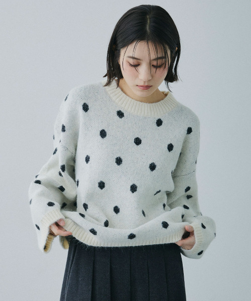 Mirette(ミレット)の「クラシックドット オーバーニットセーター / Classic Dot Oversized Knit Sweater(ニット/セーター・レディース・グレー/ホワイト/アッシュブラウン・FREE)」の22枚目の写真