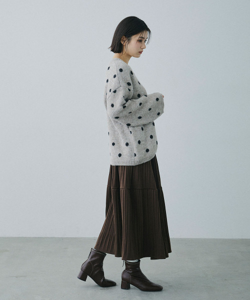 Mirette(ミレット)の「クラシックドット オーバーニットセーター / Classic Dot Oversized Knit Sweater(ニット/セーター・レディース・グレー/ホワイト/アッシュブラウン・FREE)」の11枚目の写真