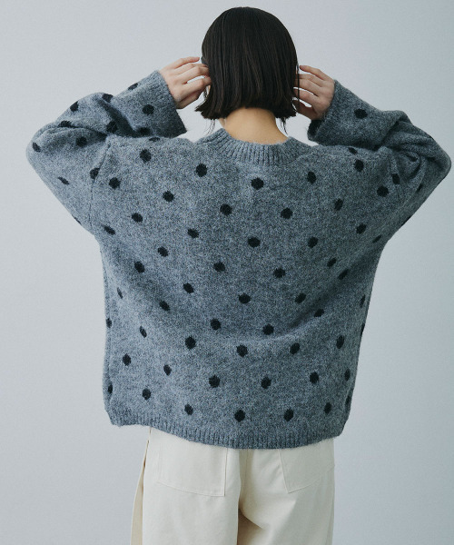 Mirette(ミレット)の「クラシックドット オーバーニットセーター / Classic Dot Oversized Knit Sweater(ニット/セーター・レディース・グレー/ホワイト/アッシュブラウン・FREE)」の16枚目の写真