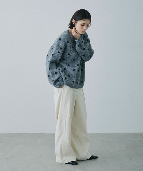 Mirette(ミレット)の「クラシックドット オーバーニットセーター / Classic Dot Oversized Knit Sweater(ニット/セーター・レディース・グレー/ホワイト/アッシュブラウン・FREE)」の20枚目の写真