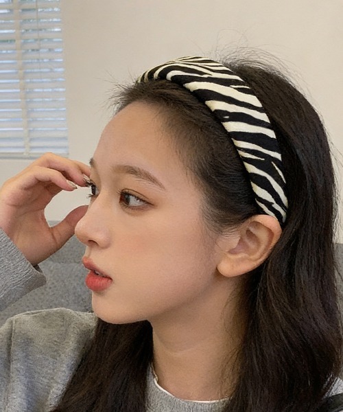 Miniministore(ミニミニストア)の「跡つかないカチューシャ ゼブラ柄 韓国風(カチューシャ・レディース・ブラウン/ブラック・FREE)」の5枚目の写真