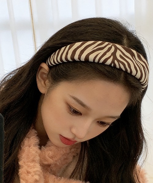 Miniministore(ミニミニストア)の「跡つかないカチューシャ ゼブラ柄 韓国風(カチューシャ・レディース・ブラウン/ブラック・FREE)」の7枚目の写真