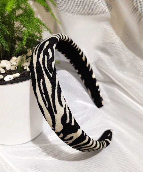 Miniministore(ミニミニストア)の「跡つかないカチューシャ ゼブラ柄 韓国風(カチューシャ・レディース・ブラウン/ブラック・FREE)」の9枚目の写真