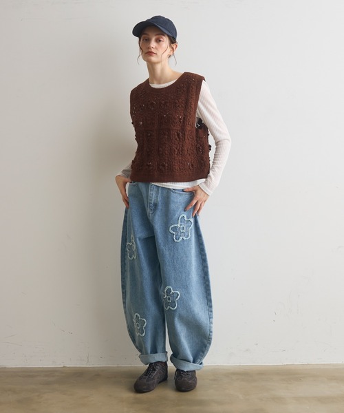 Crisp(クリスプ)の「フラワークロシェベスト(ベスト・レディース・ブラウン/アイボリー・FREE)」の3枚目の写真