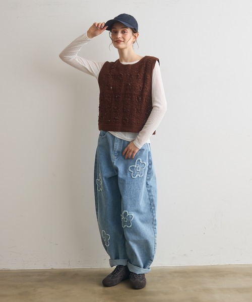 Crisp(クリスプ)の「フラワークロシェベスト(ベスト・レディース・ブラウン/アイボリー・FREE)」の4枚目の写真