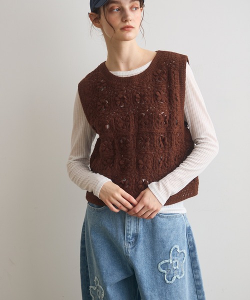 Crisp(クリスプ)の「フラワークロシェベスト(ベスト・レディース・ブラウン/アイボリー・FREE)」の8枚目の写真