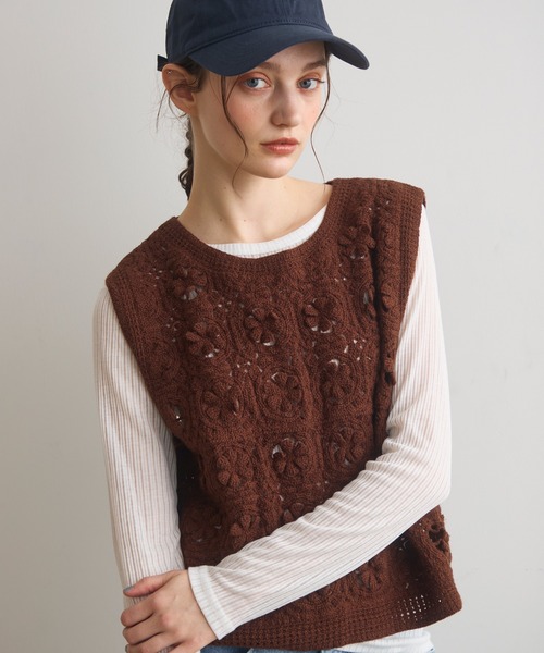 Crisp(クリスプ)の「フラワークロシェベスト(ベスト・レディース・ブラウン/アイボリー・FREE)」の9枚目の写真