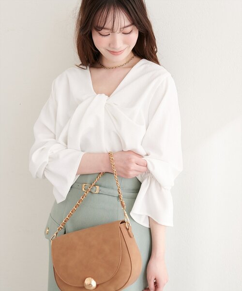 natural couture（ナチュラルクチュール）の「フロントねじりブラウス（シャツ/ブラウス・レディース・ピンク/オフホワイト/ブラック/サックスブルー・FREE）」の7枚目の写真