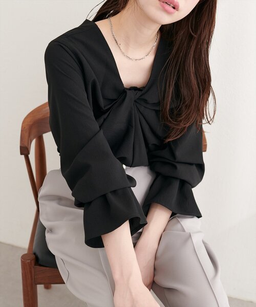 natural couture（ナチュラルクチュール）の「フロントねじりブラウス（シャツ/ブラウス・レディース・ピンク/オフホワイト/ブラック/サックスブルー・FREE）」の9枚目の写真