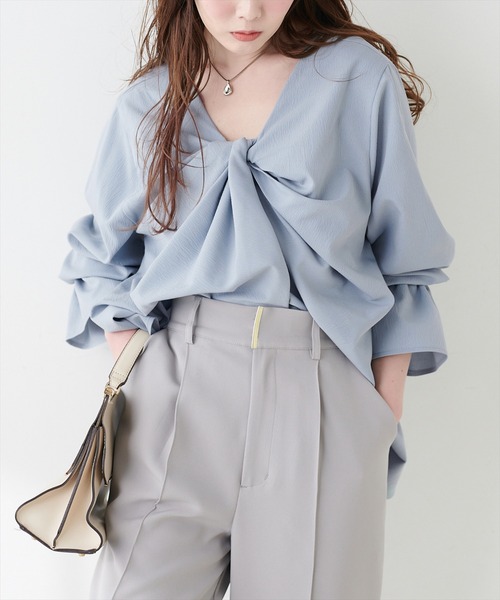 natural couture（ナチュラルクチュール）の「フロントねじりブラウス（シャツ/ブラウス・レディース・ピンク/オフホワイト/ブラック/サックスブルー・FREE）」の3枚目の写真