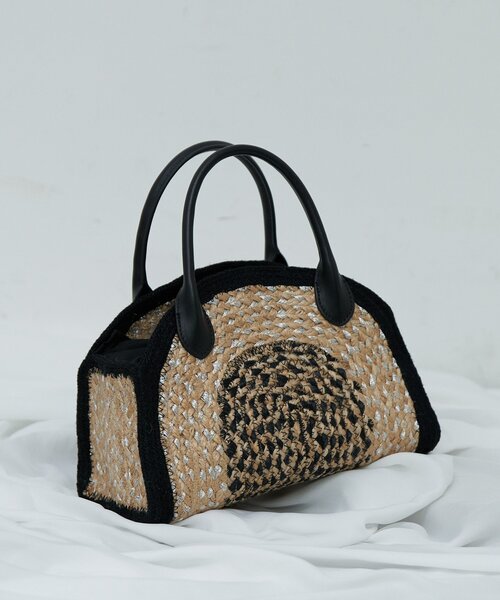 GALLARDAGALANTE(ガリャルダガランテ)の「【Jhuri Shate】ハーフサークルバッグ/S(トートバッグ・レディース・ブラック/ベージュ・FREE)」の1枚目の写真