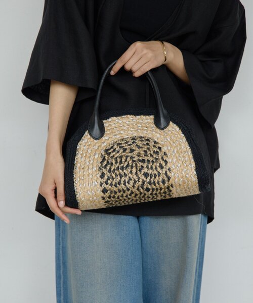 GALLARDAGALANTE(ガリャルダガランテ)の「【Jhuri Shate】ハーフサークルバッグ/S(トートバッグ・レディース・ブラック/ベージュ・FREE)」の6枚目の写真